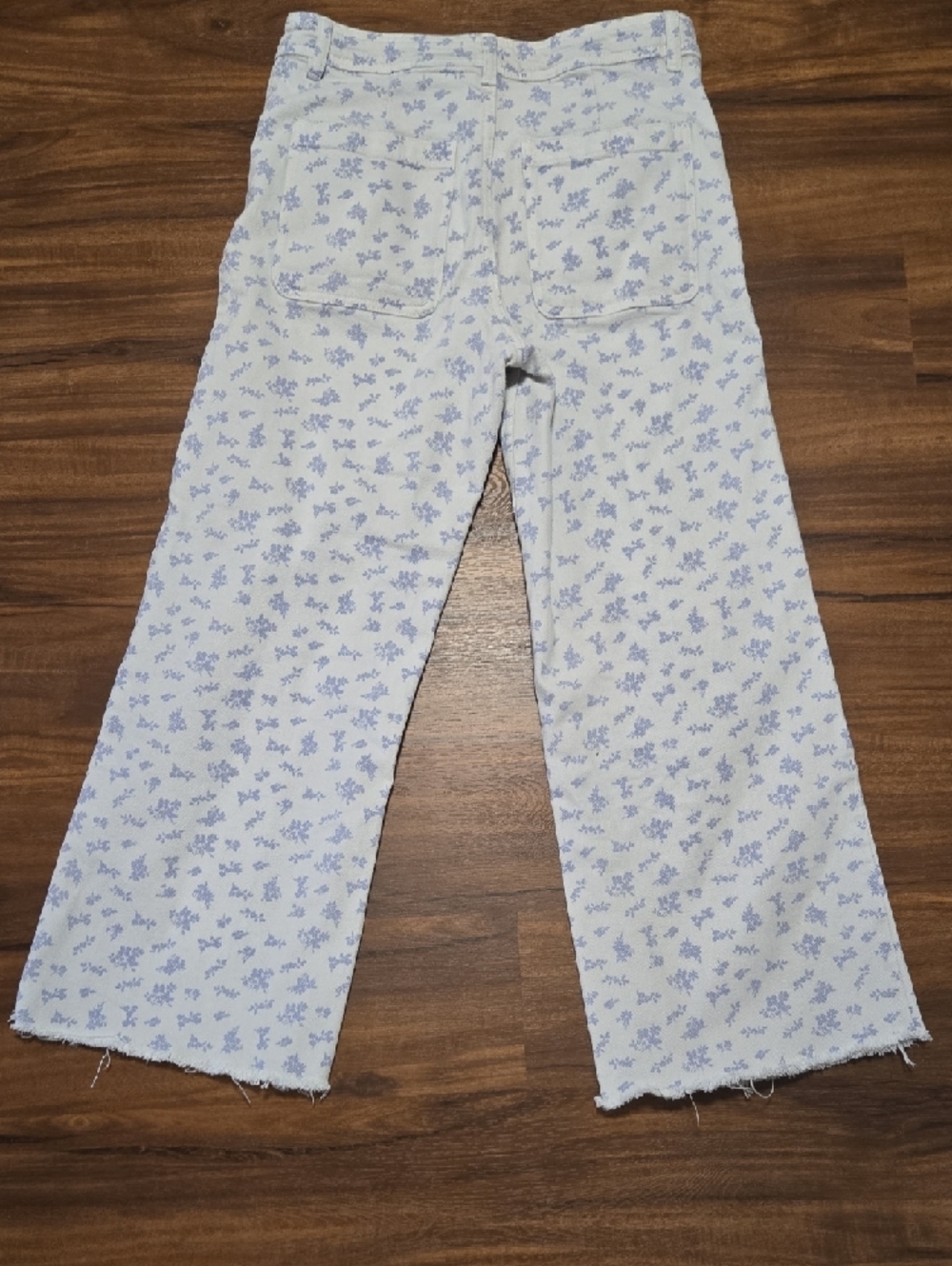 Mango Wide-Leg Floral Print Pants in White and Light Blue - Picture 10 of 10